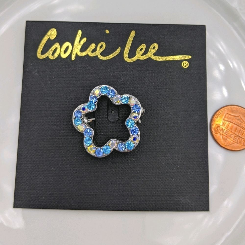 ✨3 for 25✨ Cookie Lee Blue Crystal Star Brooch NWT